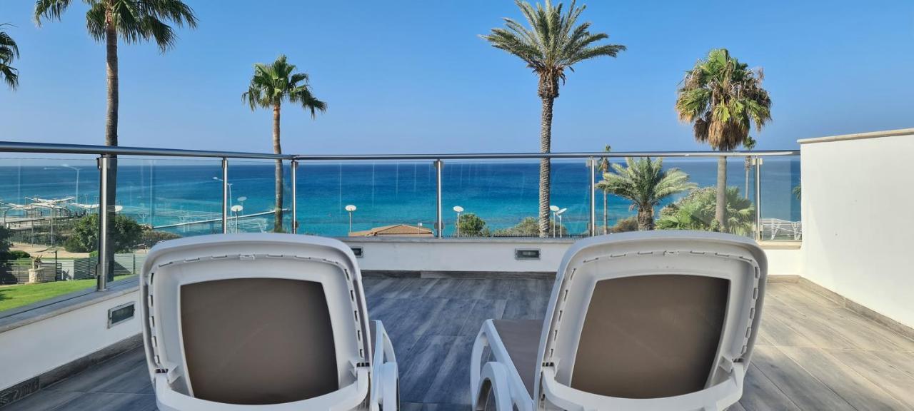 Apartment Phaedrus Living: Seafront Luxury Flat Pallini Court 113 Protaras