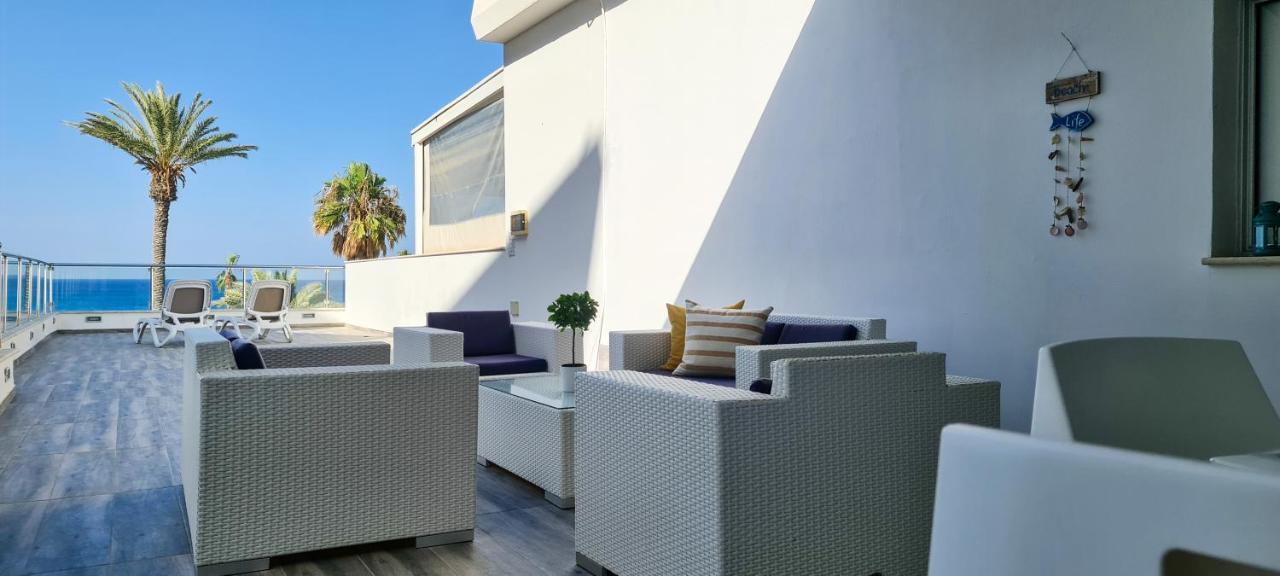 Apartment Phaedrus Living: Seafront Luxury Flat Pallini Court 113 *