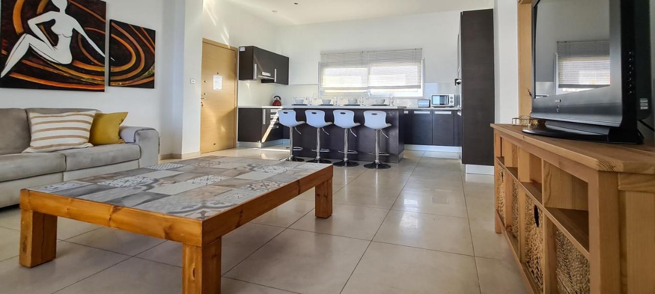 Apartment Phaedrus Living: Seafront Luxury Flat Pallini Court 113 Protaras