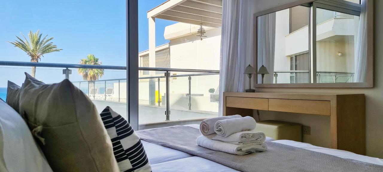 Phaedrus Living: Seafront Luxury Flat Pallini Court 113 Apartment