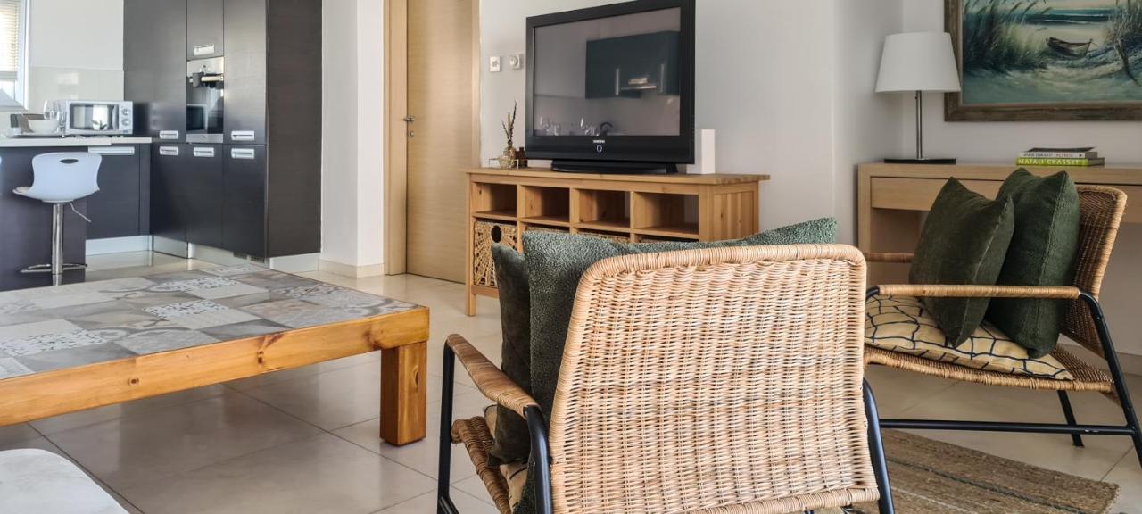 Apartment Phaedrus Living: Seafront Luxury Flat Pallini Court 113 Protaras