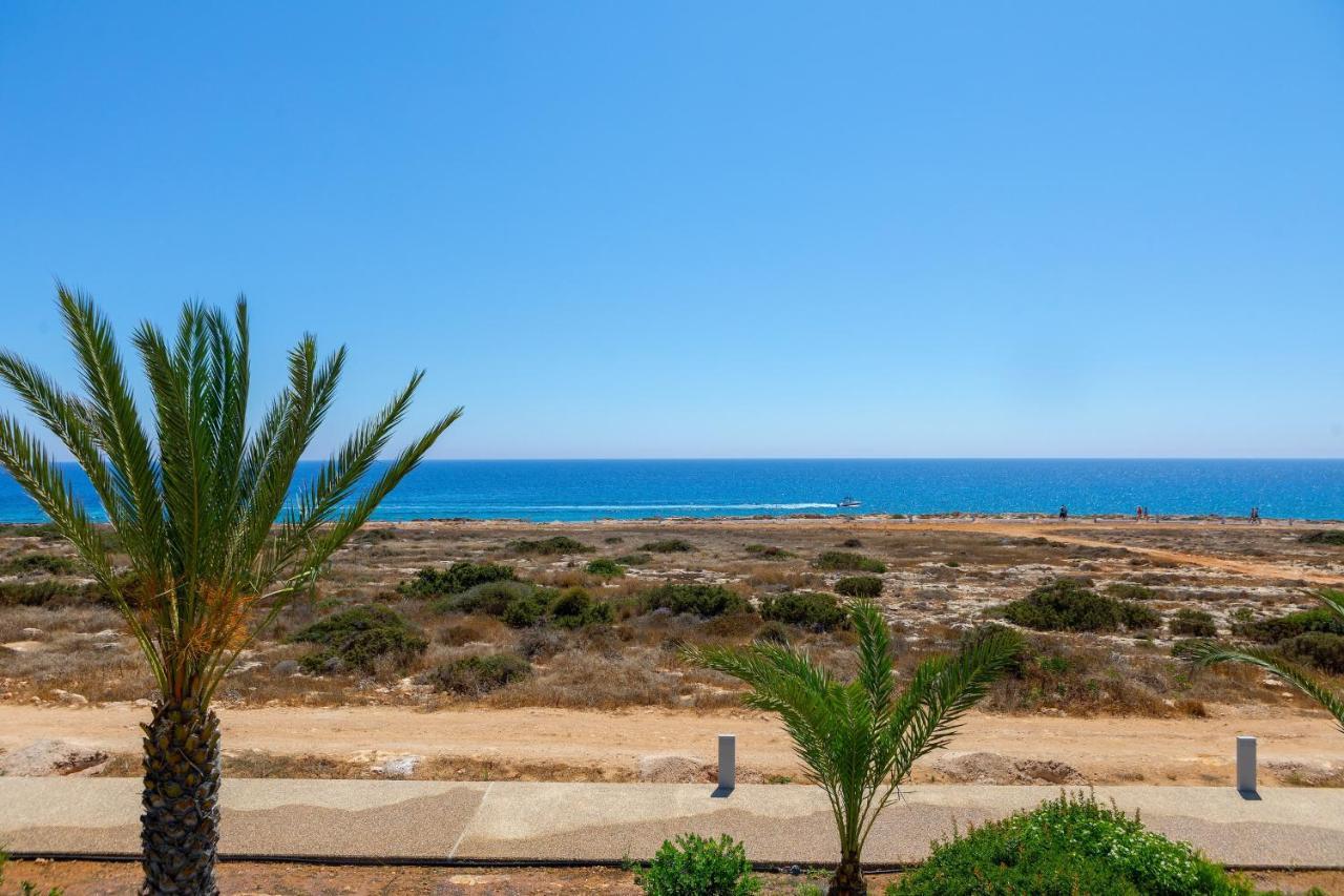 Seafront Violetta Villa