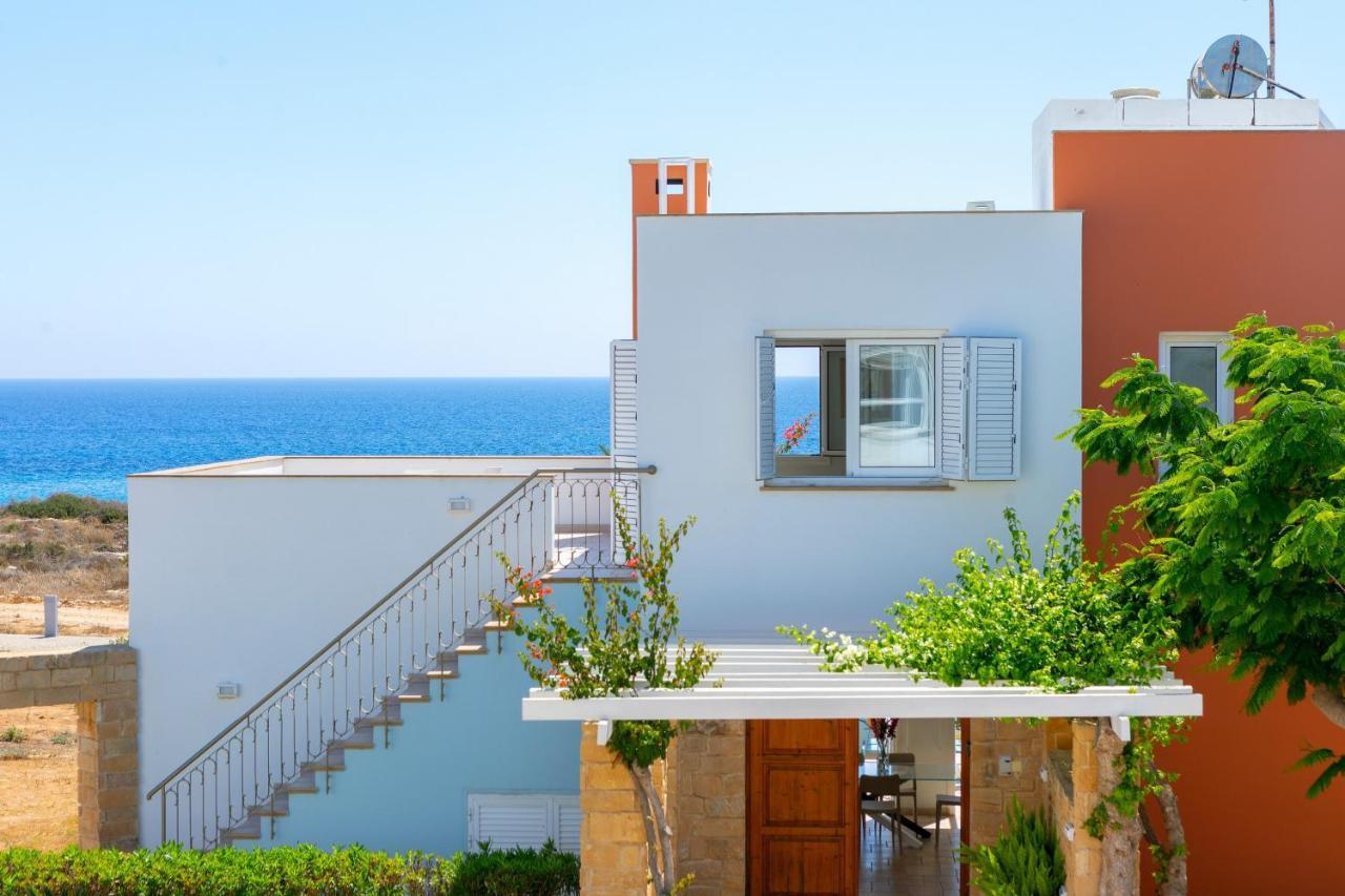 Villa Seafront Violetta *