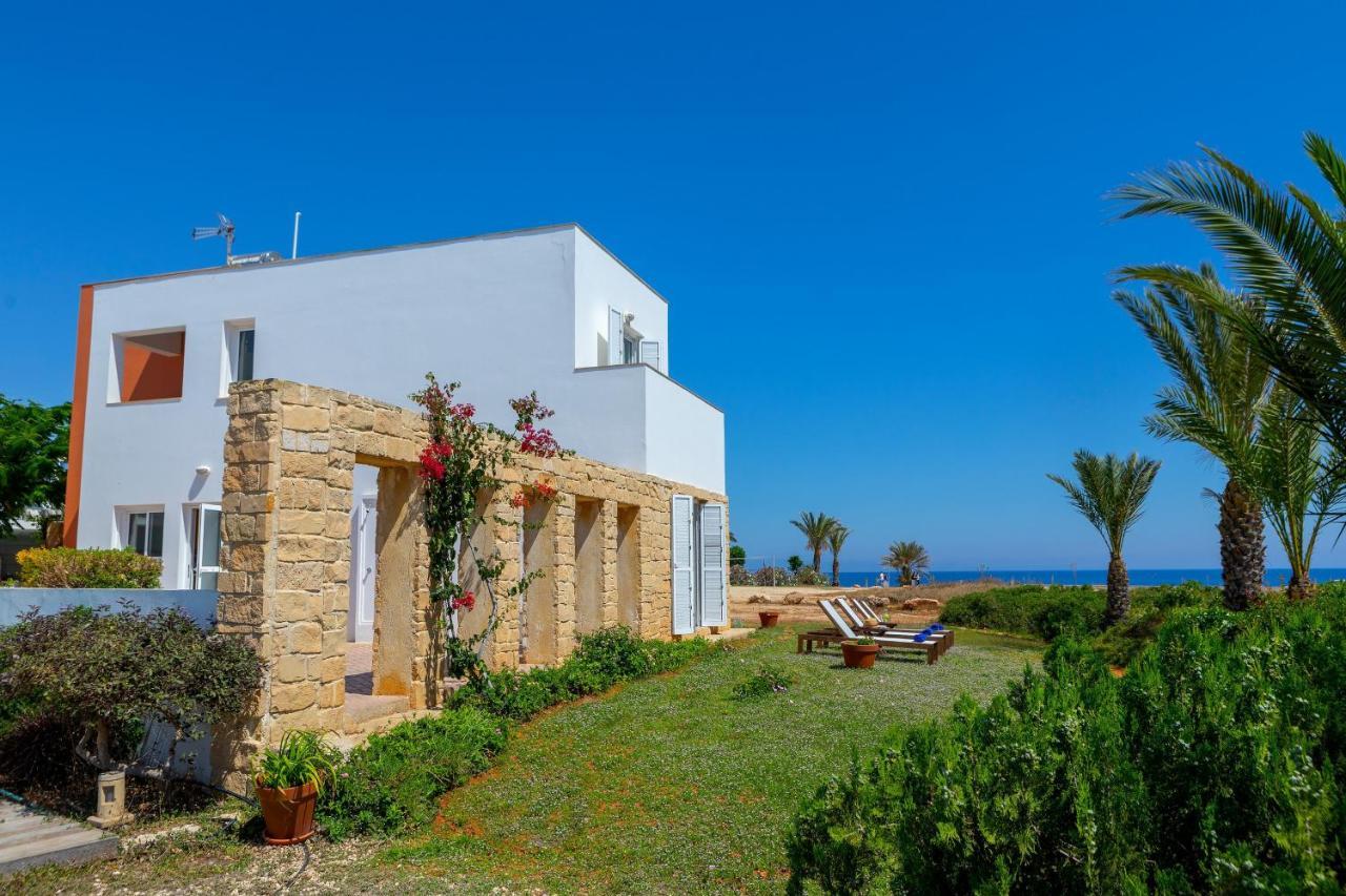Seafront Violetta Villa *