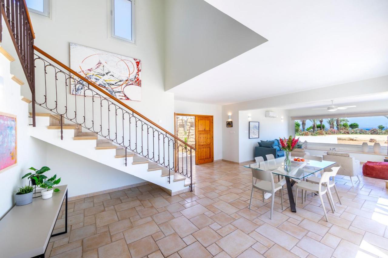 Villa Seafront Violetta *