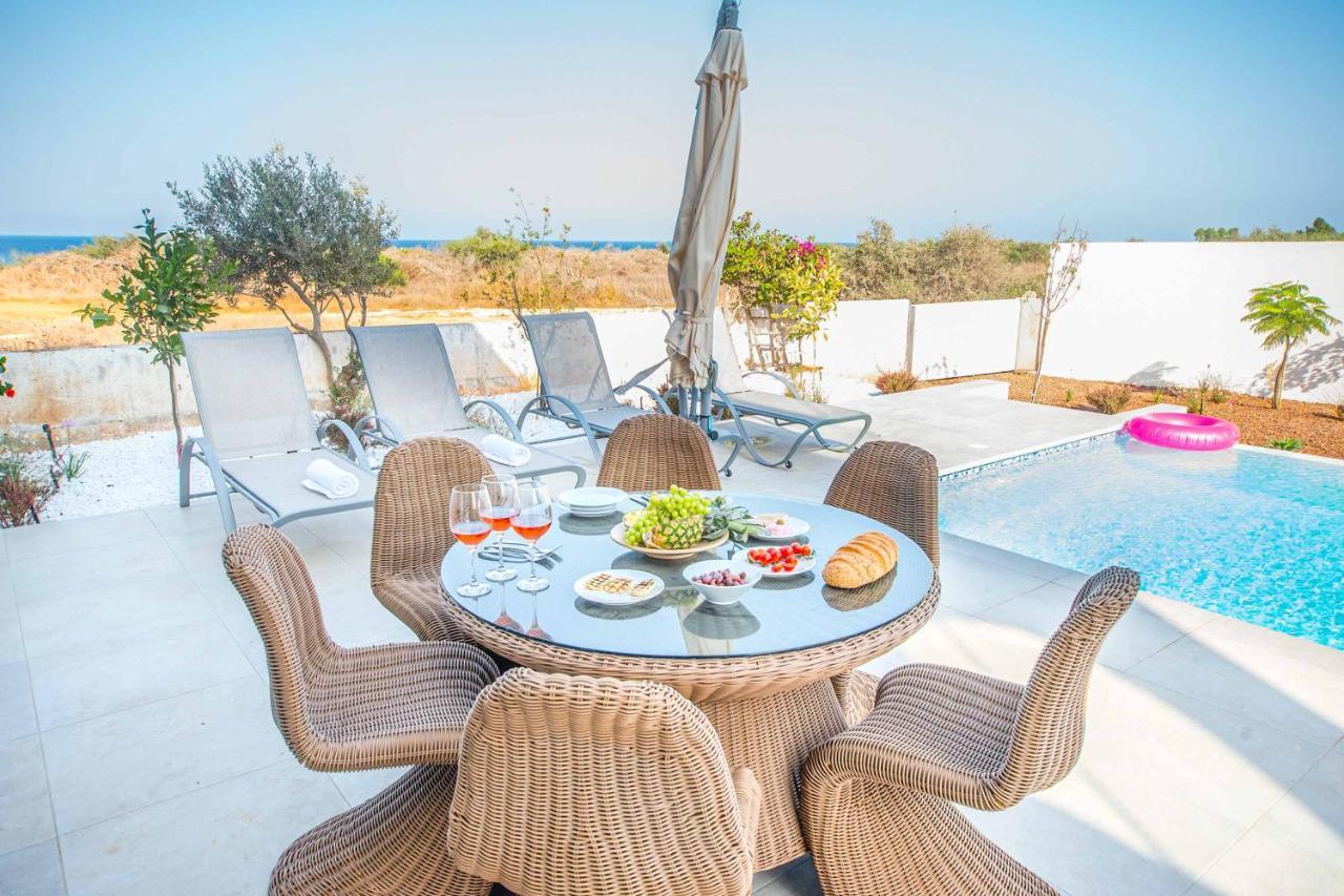 Art House By The Sea Villa *