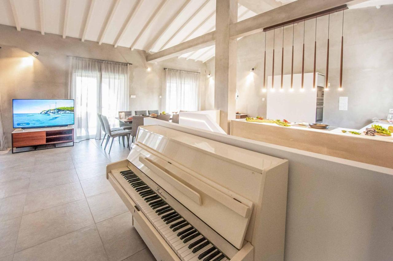 Villa Art House By The Sea Protaras