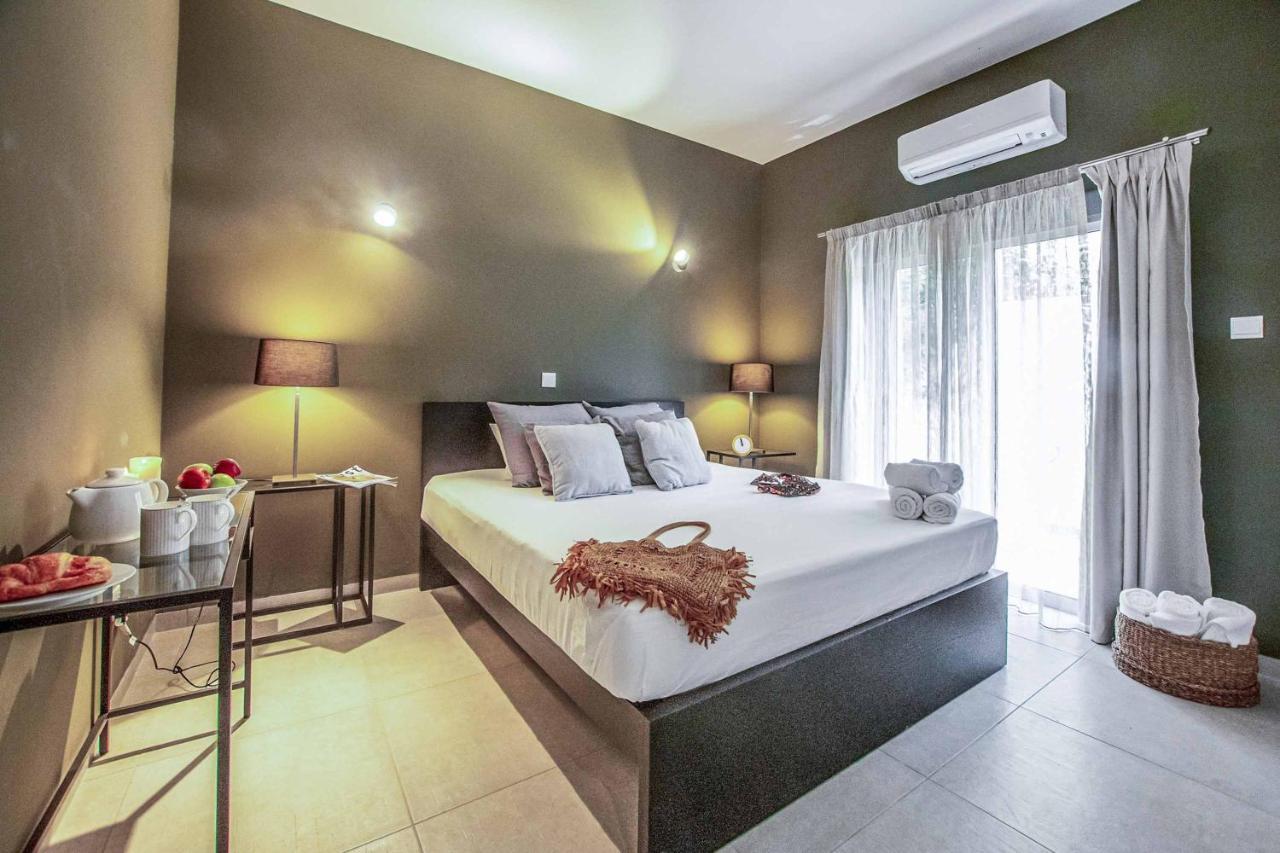 Art House By The Sea Villa *