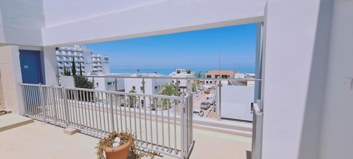 Sunrise Beach Apts. *