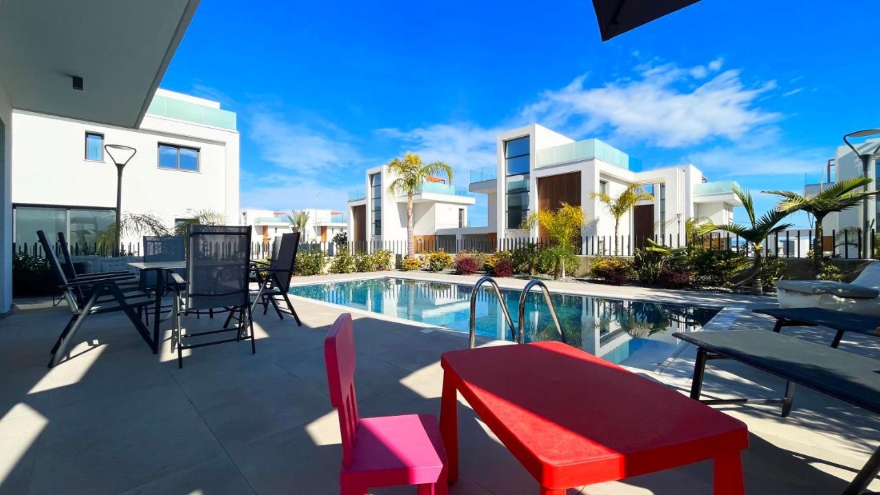 Villa By The Bay Villa,3 Br/pool