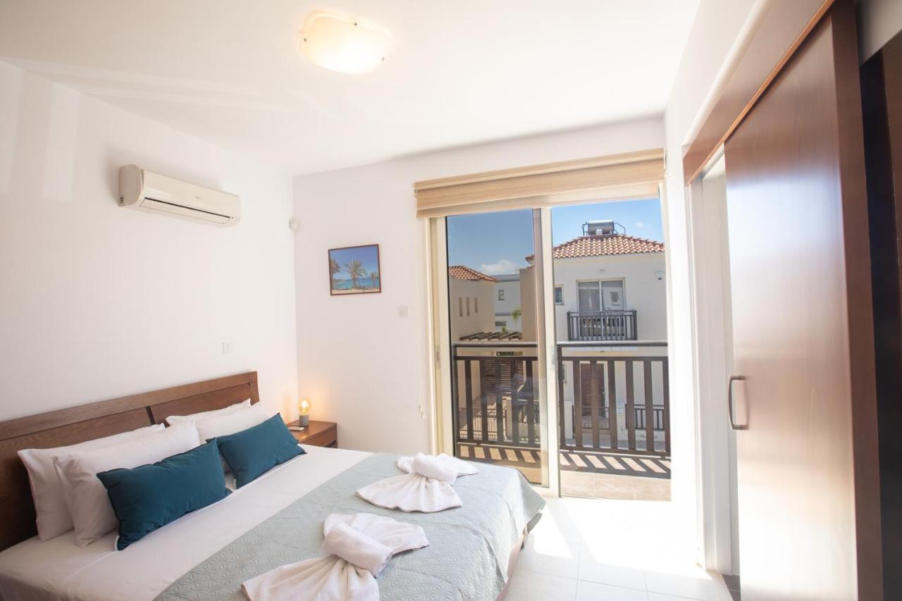 Sunny Side Up * Protaras