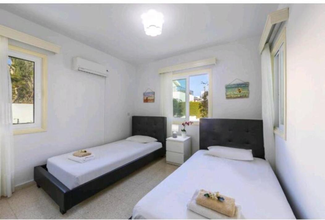 Fig Tree Bay With Sea View &jacuzzi Villa Protaras