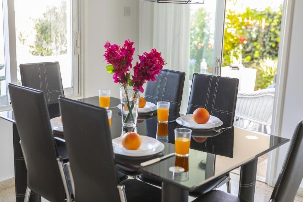 Fig Tree Bay With Sea View &jacuzzi Villa Protaras
