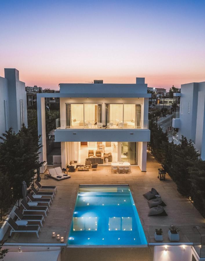 Villa Beachfront Blue Waves *