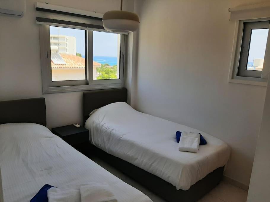 Fig Tree Island Apartment-144 *