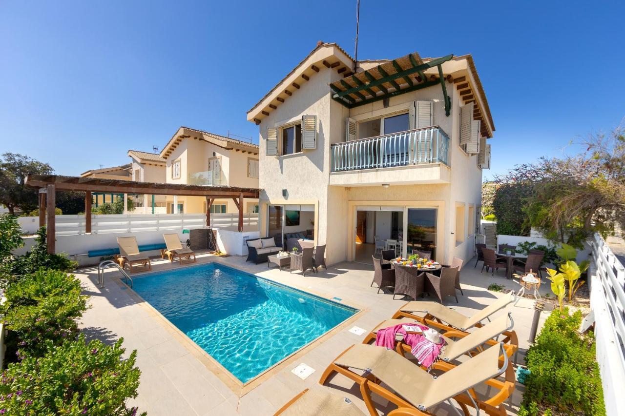 Villa Artisan Seafront 1
