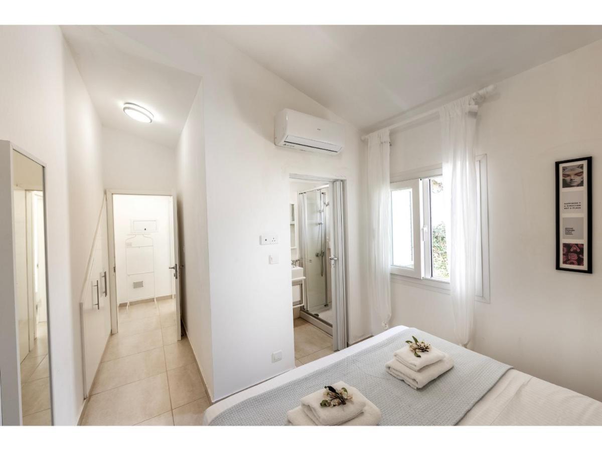 Apollon Seaside Villa