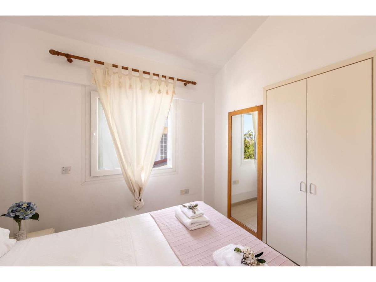 Apollon Seaside Villa *