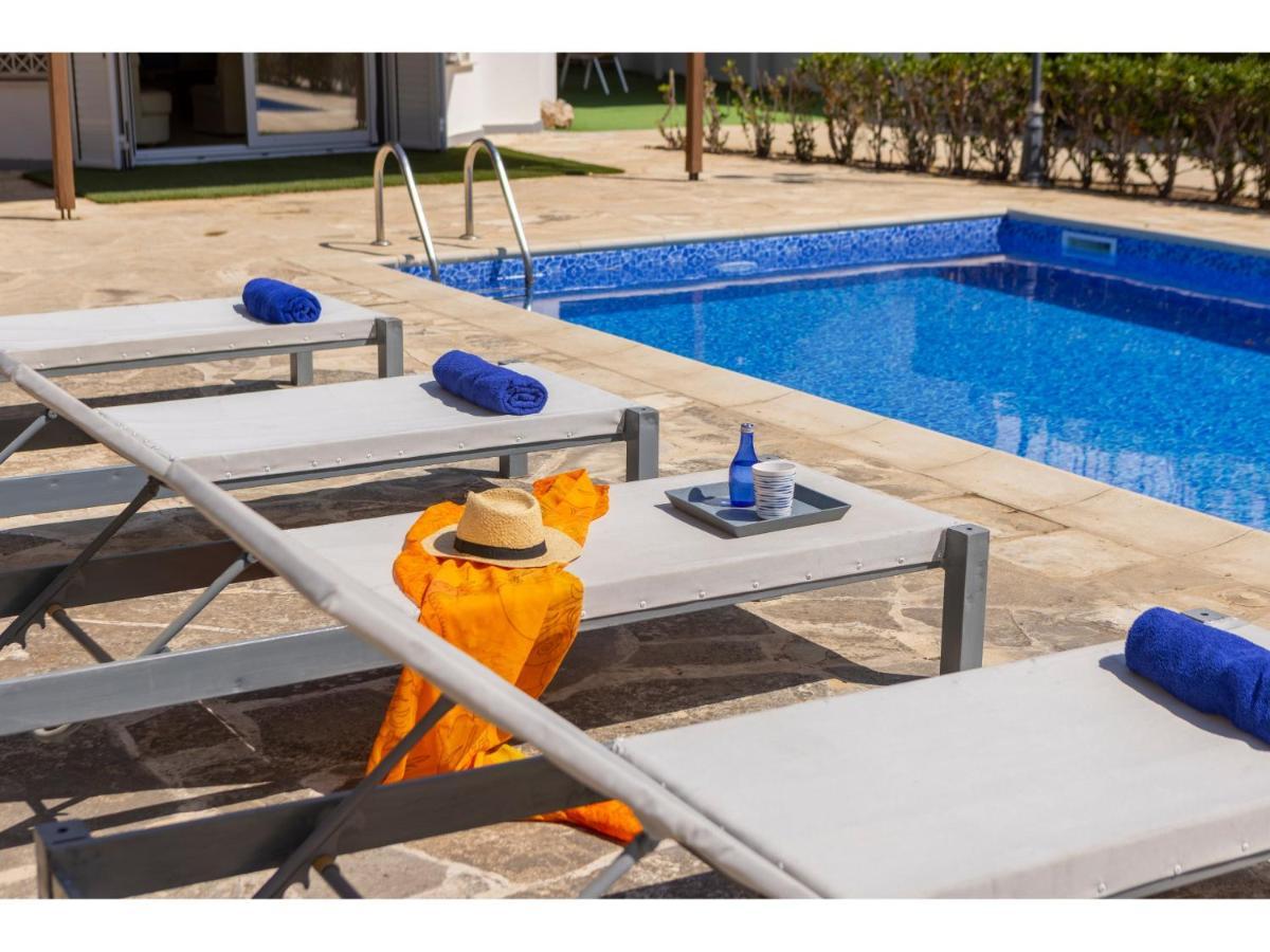Apollon Seaside Villa