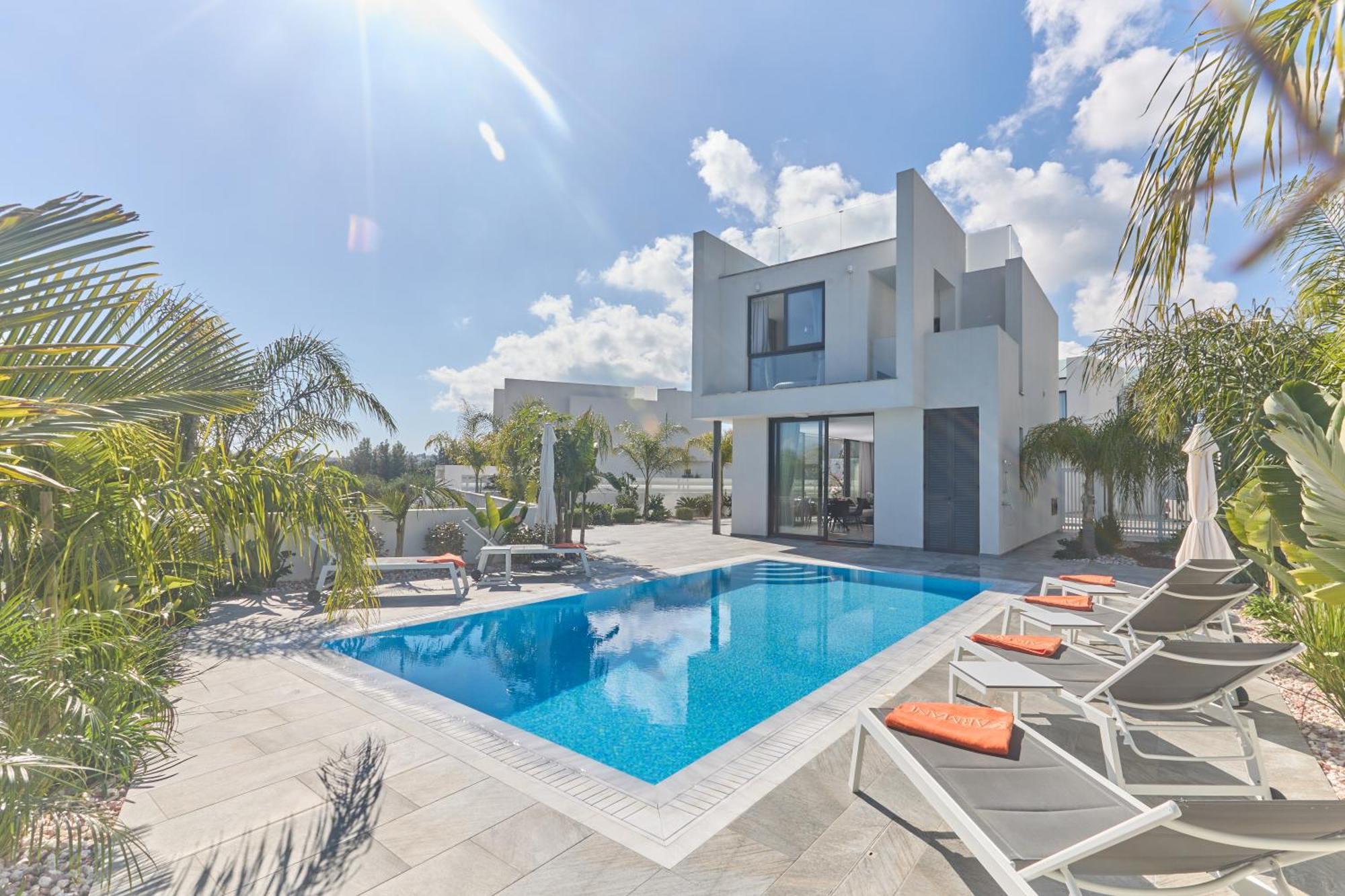 Almaria Villa