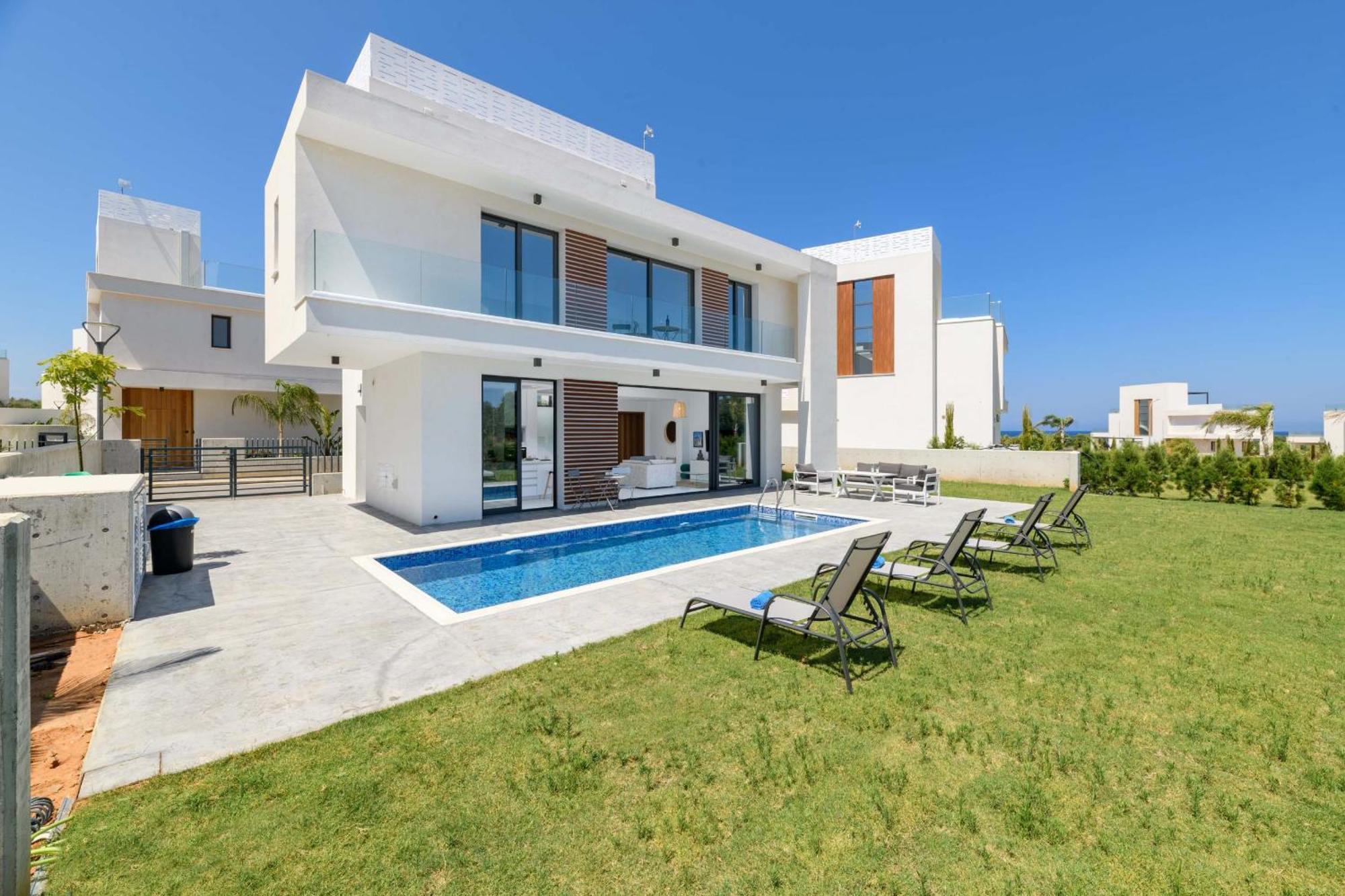 Villa By The - White Coral *