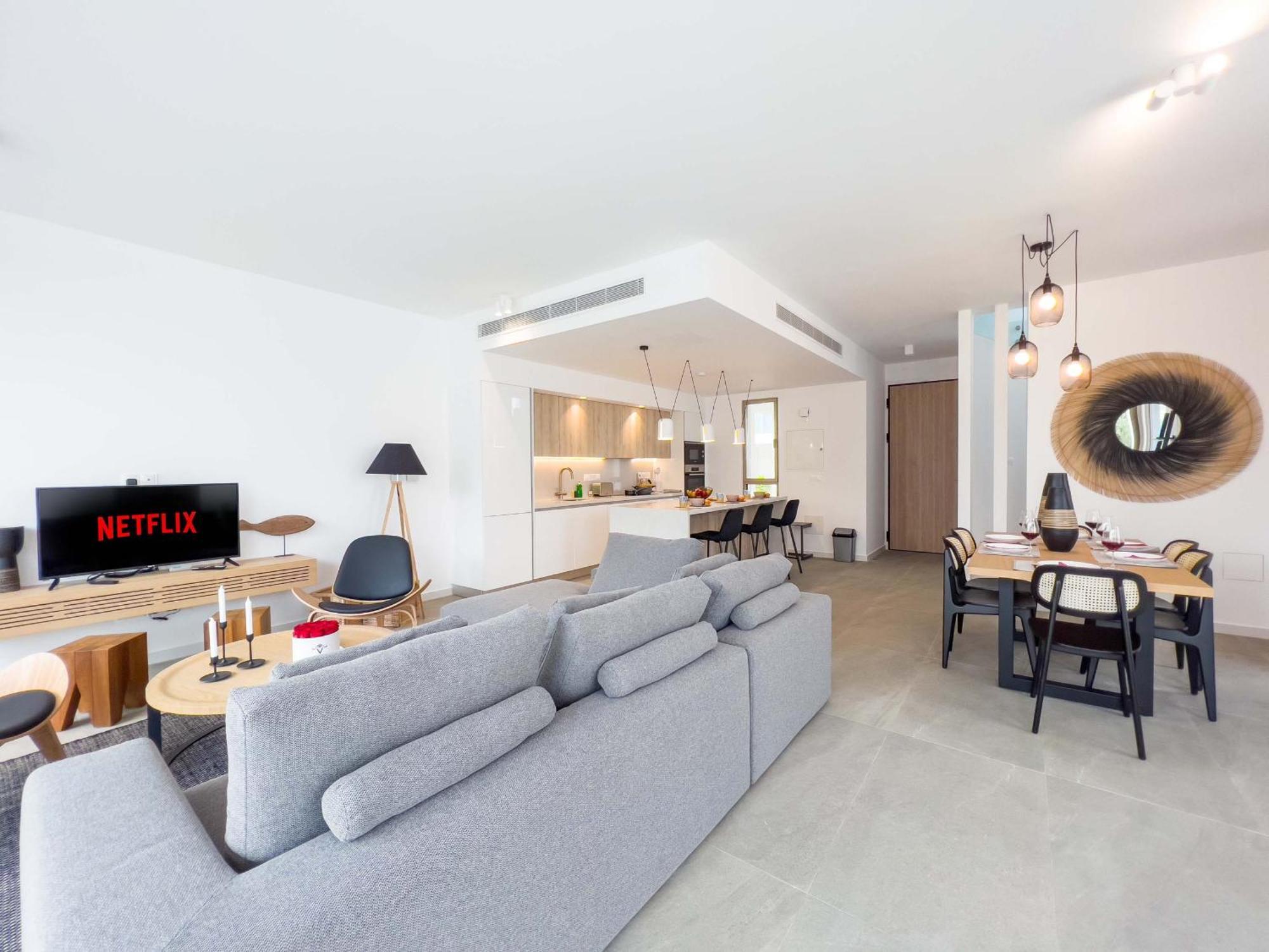 Villa Azure Seaview - Amber Protaras
