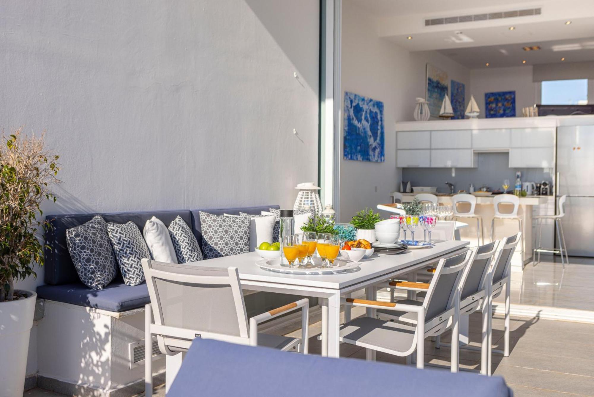 Elaia Luxury Seafront Villa *