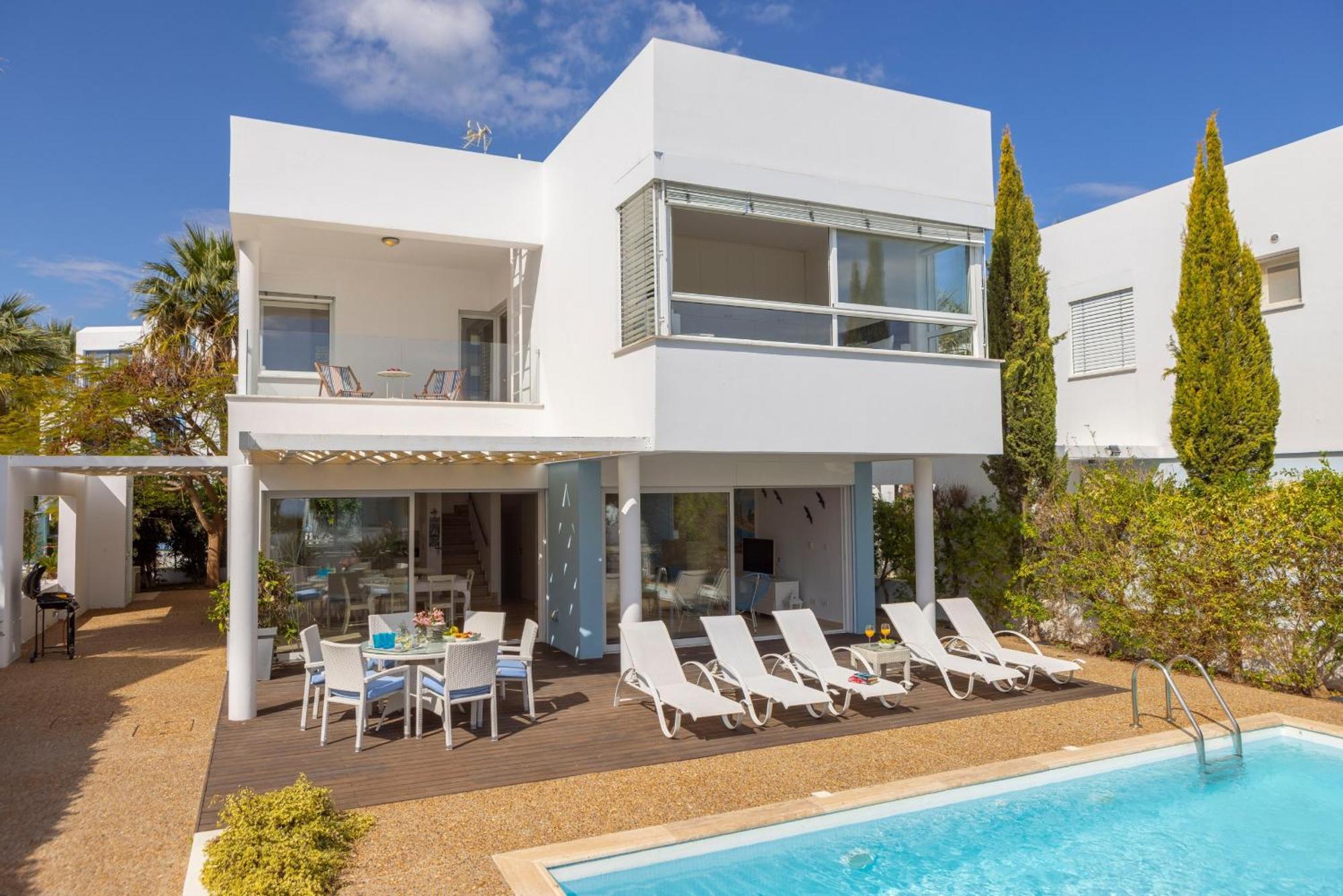 Nausica Blue Seaside Villa *