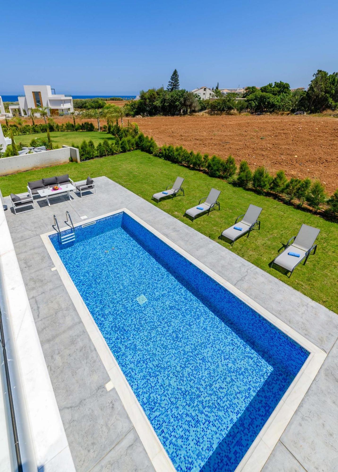 Villa By The - White Coral *