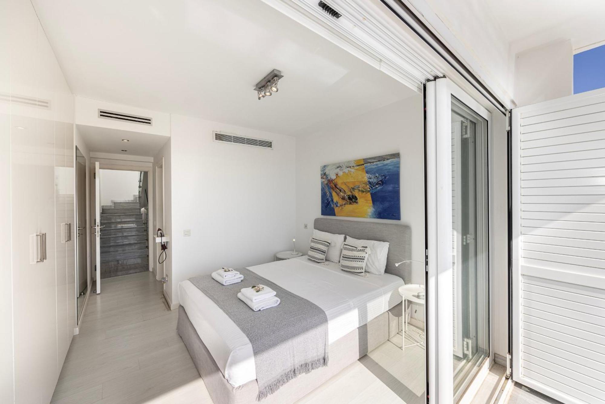 Elaia Luxury Seafront Villa Protaras