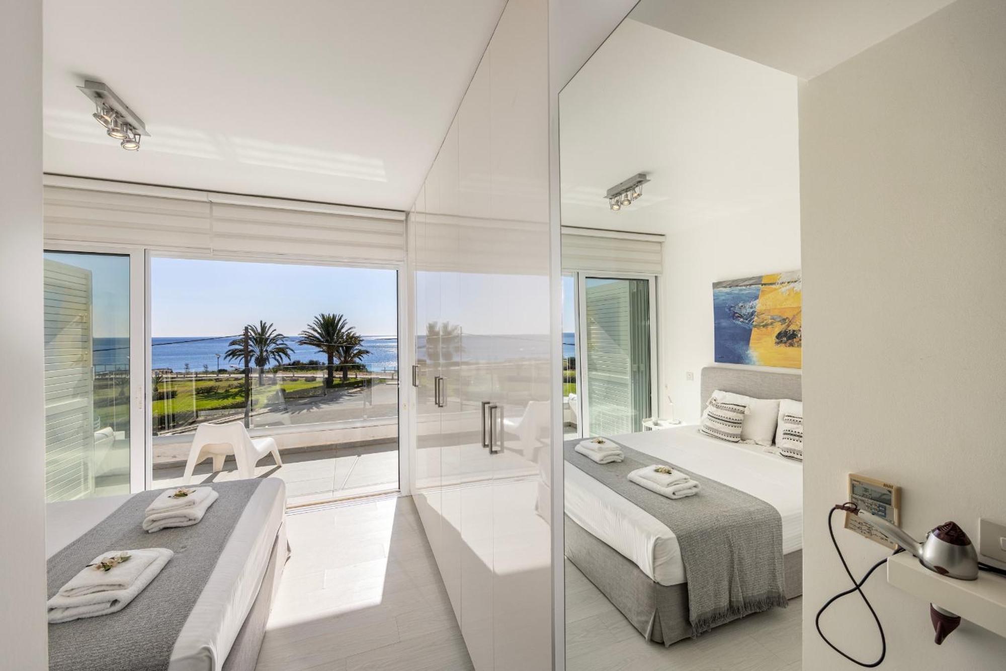 Elaia Luxury Seafront Villa Protaras