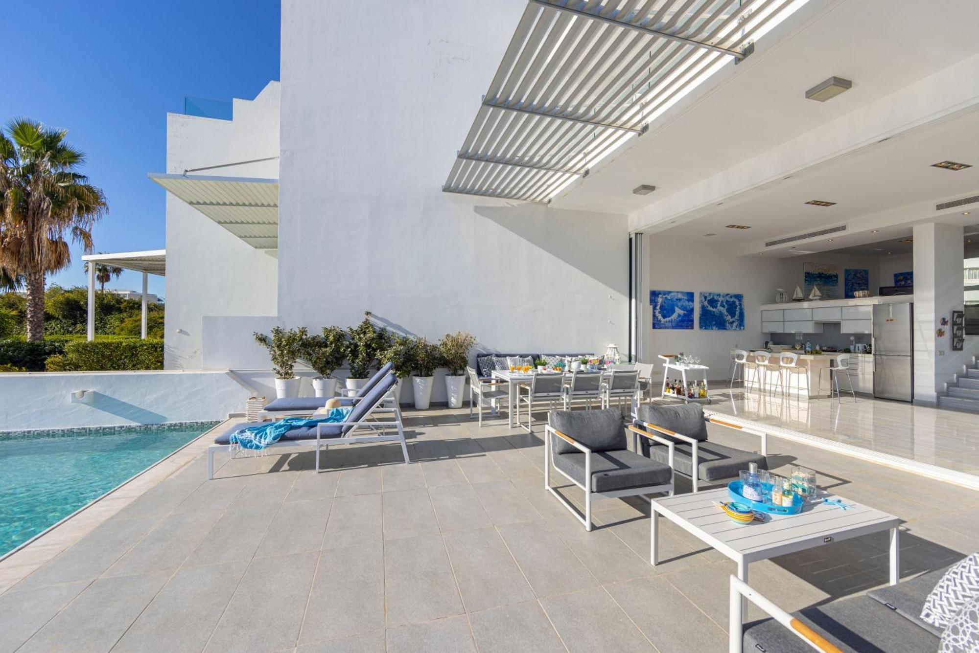 Elaia Luxury Seafront