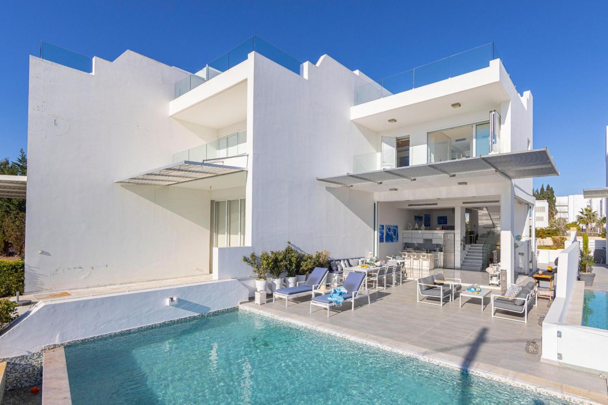Elaia Luxury Seafront Villa *