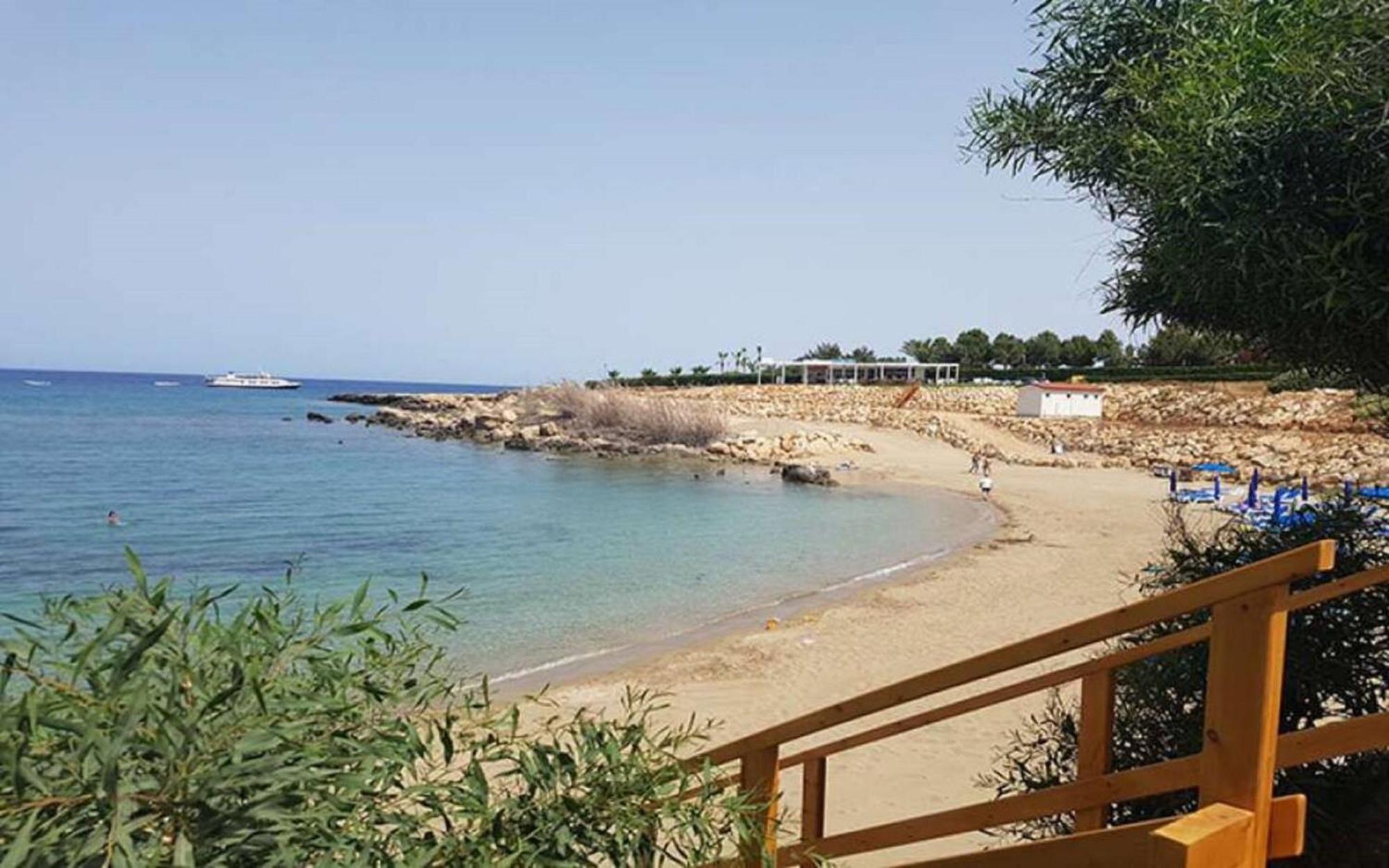 Queen Helena * Protaras