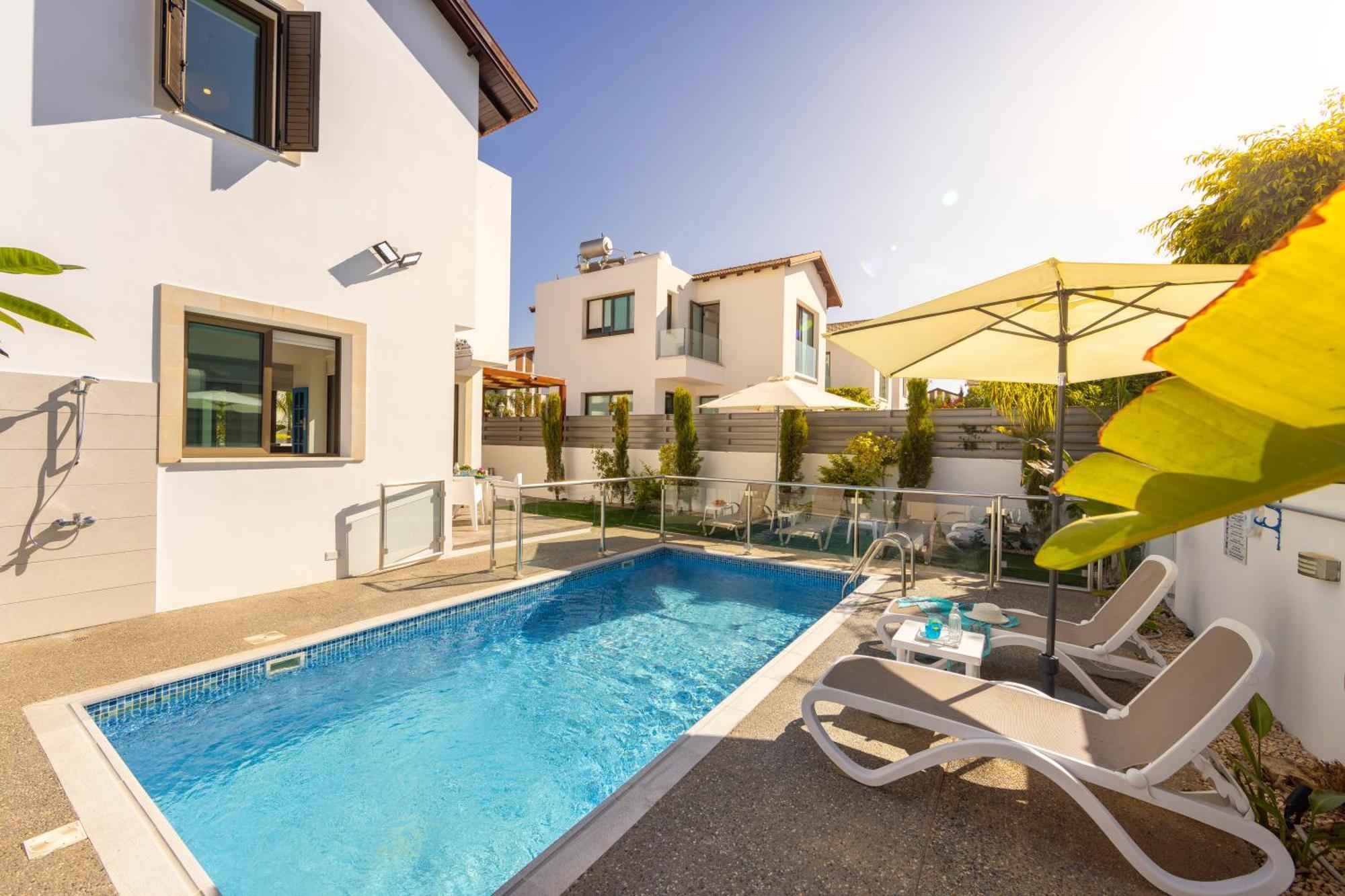 Accomoteleia Blue Protaras