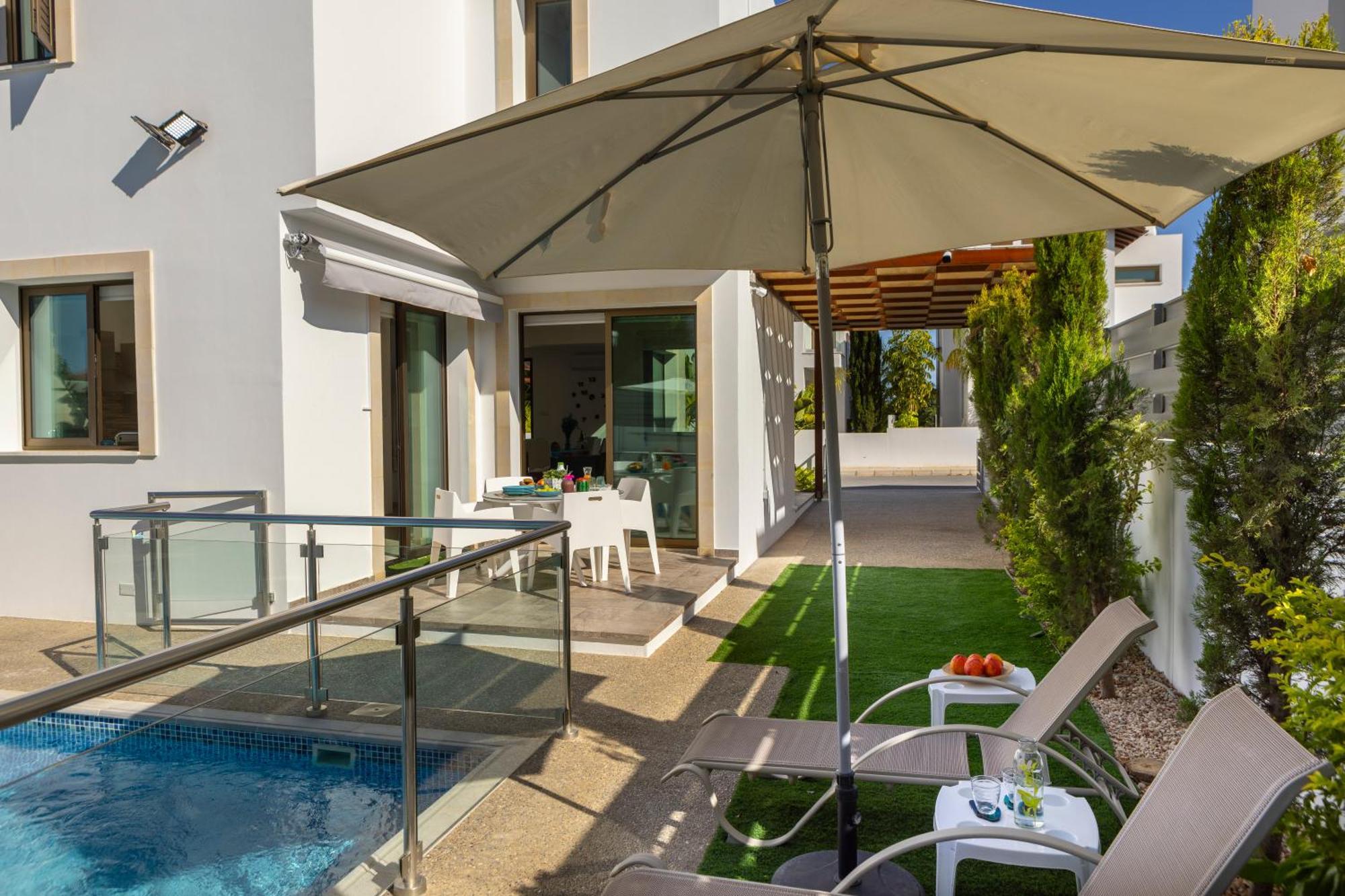 Accomoteleia Blue * Protaras
