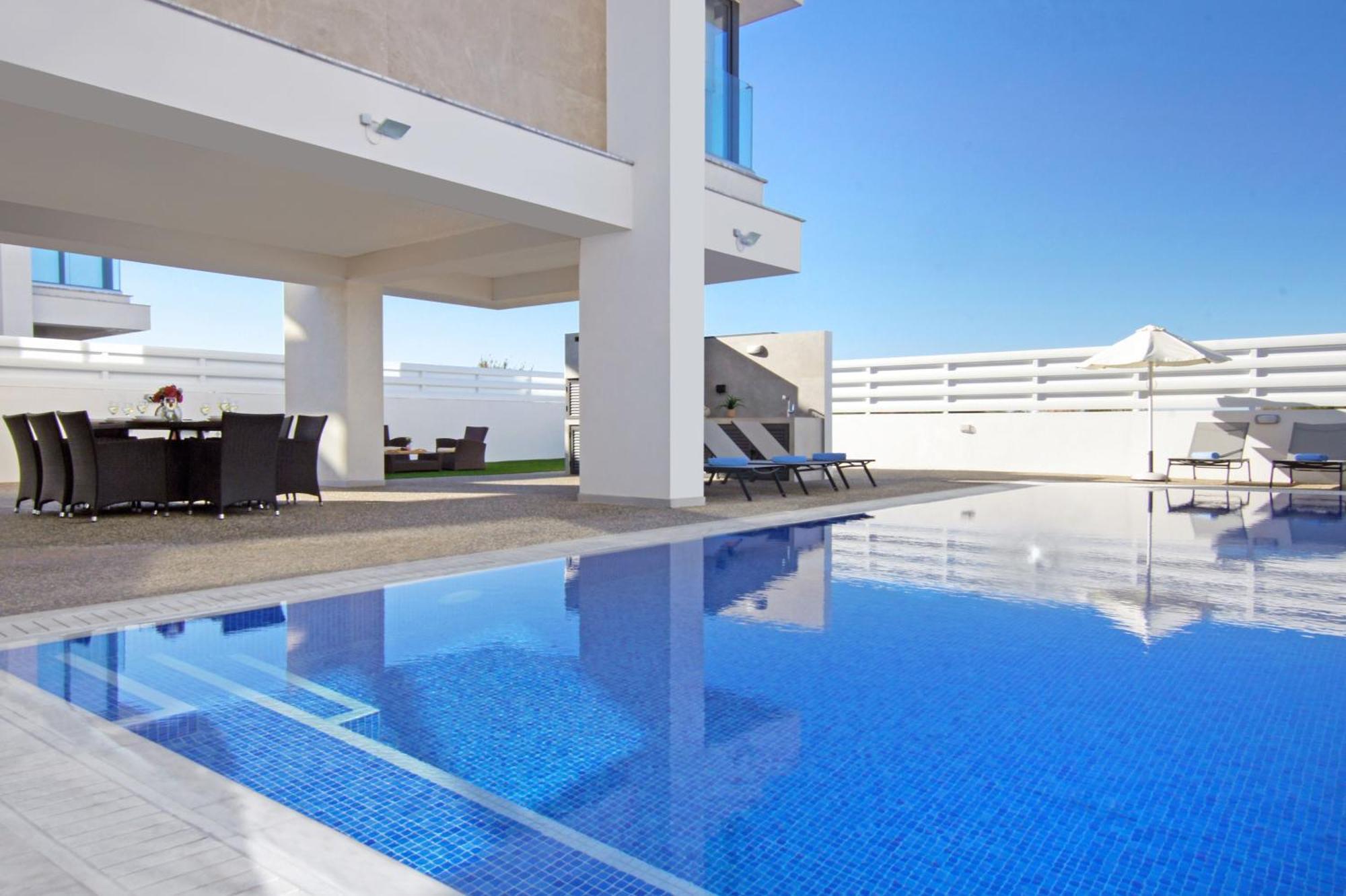 Holiday home Amazonia - Large Private Pool *