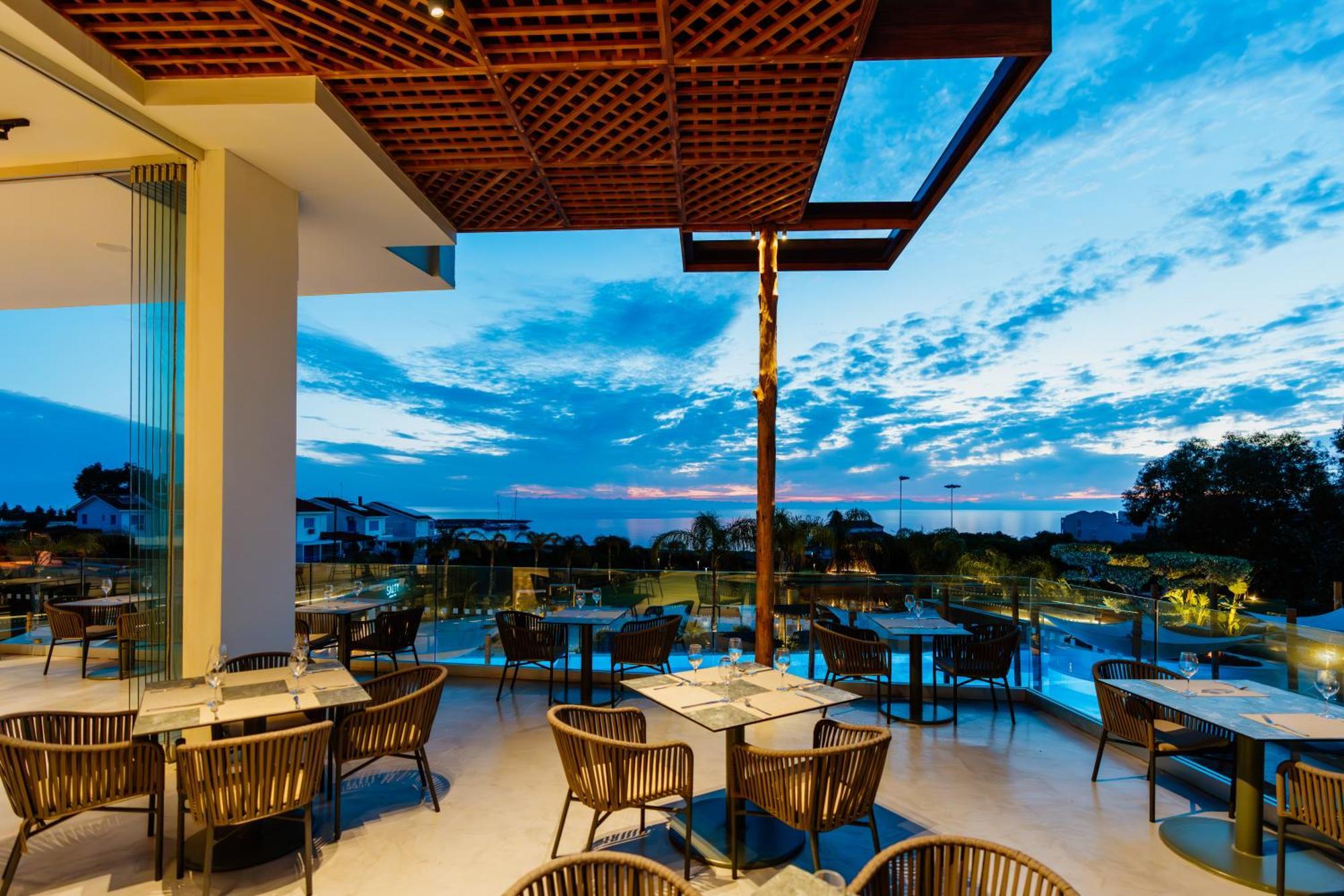 Cavo Zoe Seaside Hotel 4*