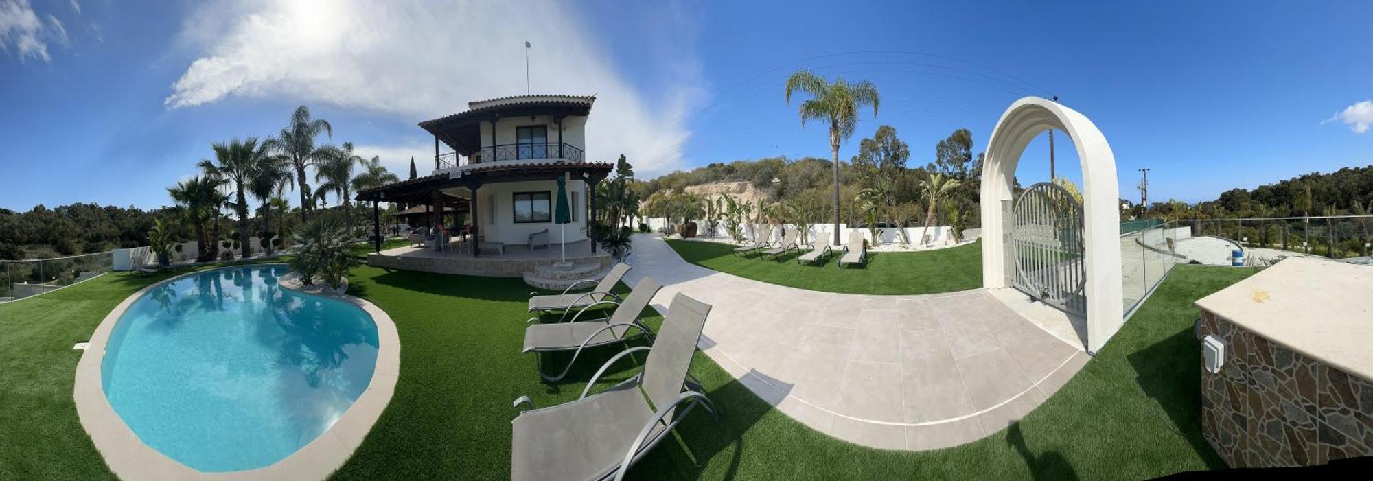 Leo's Paradise Villa