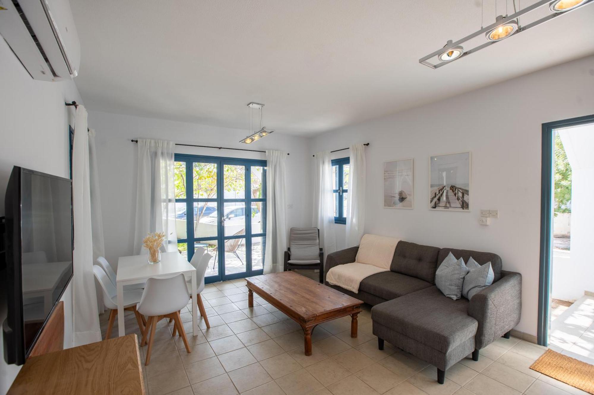 Phaedrus Living: Sky Blue Villa