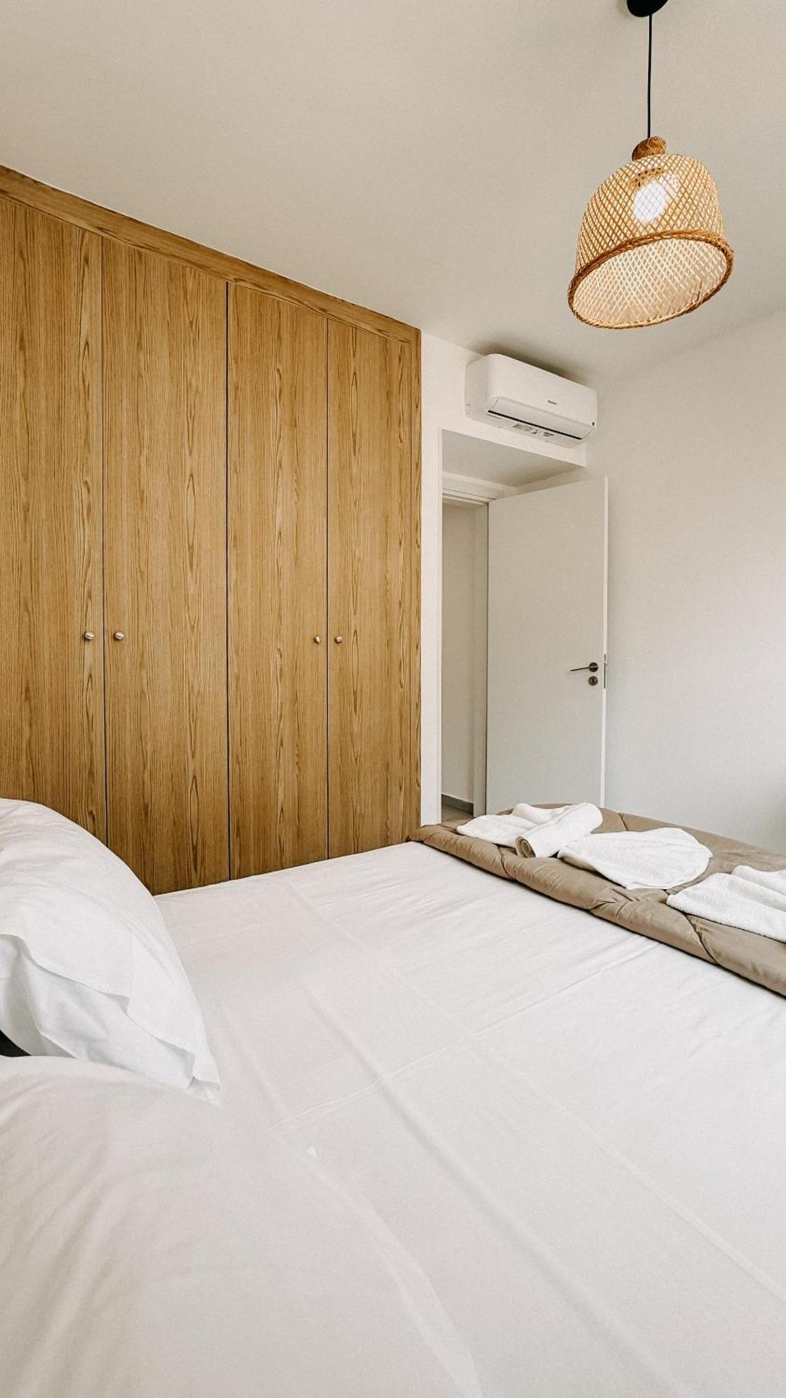 Wake Up By The Sea Flats Apartment