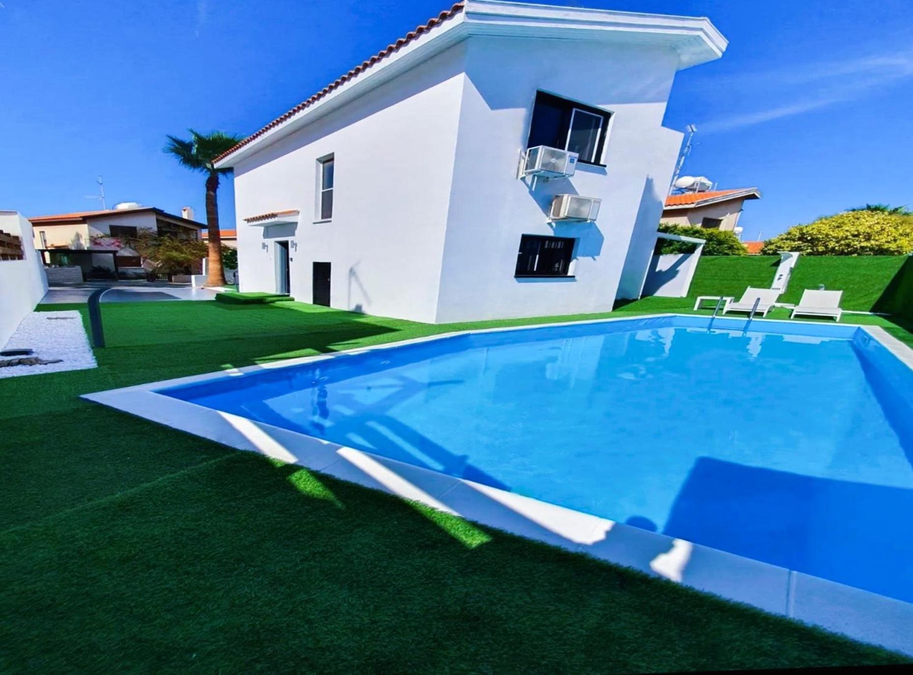 3 Bedroom Villa, Private Pool, Hot Tub Protaras