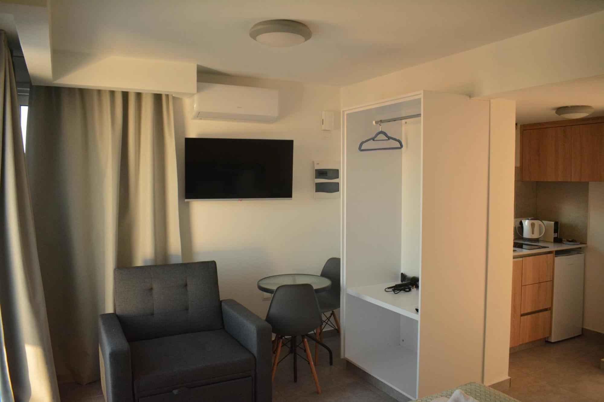 Bay Apartment *