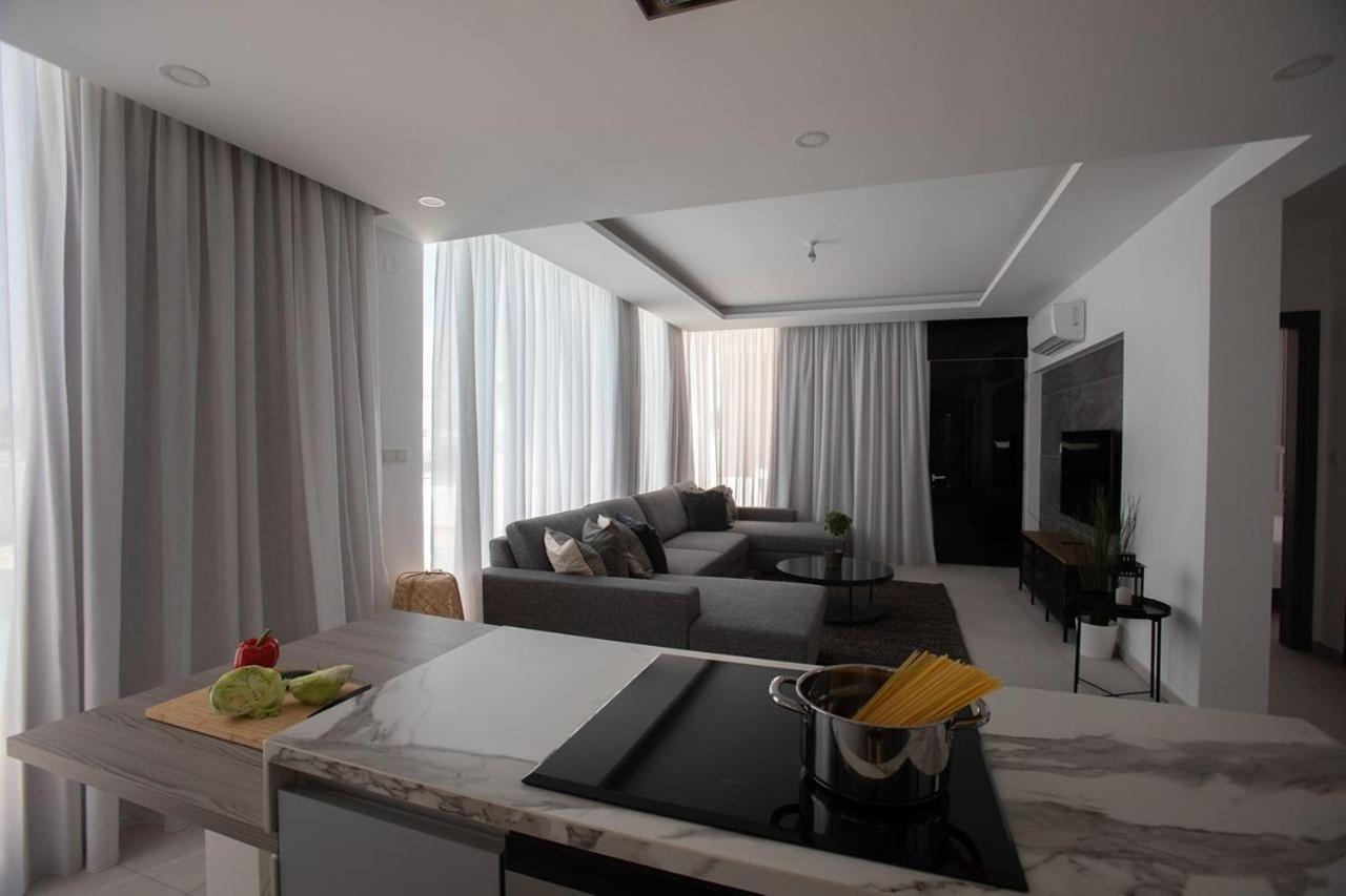 Brand New 2-floor With Private Swimming Pool Villa *