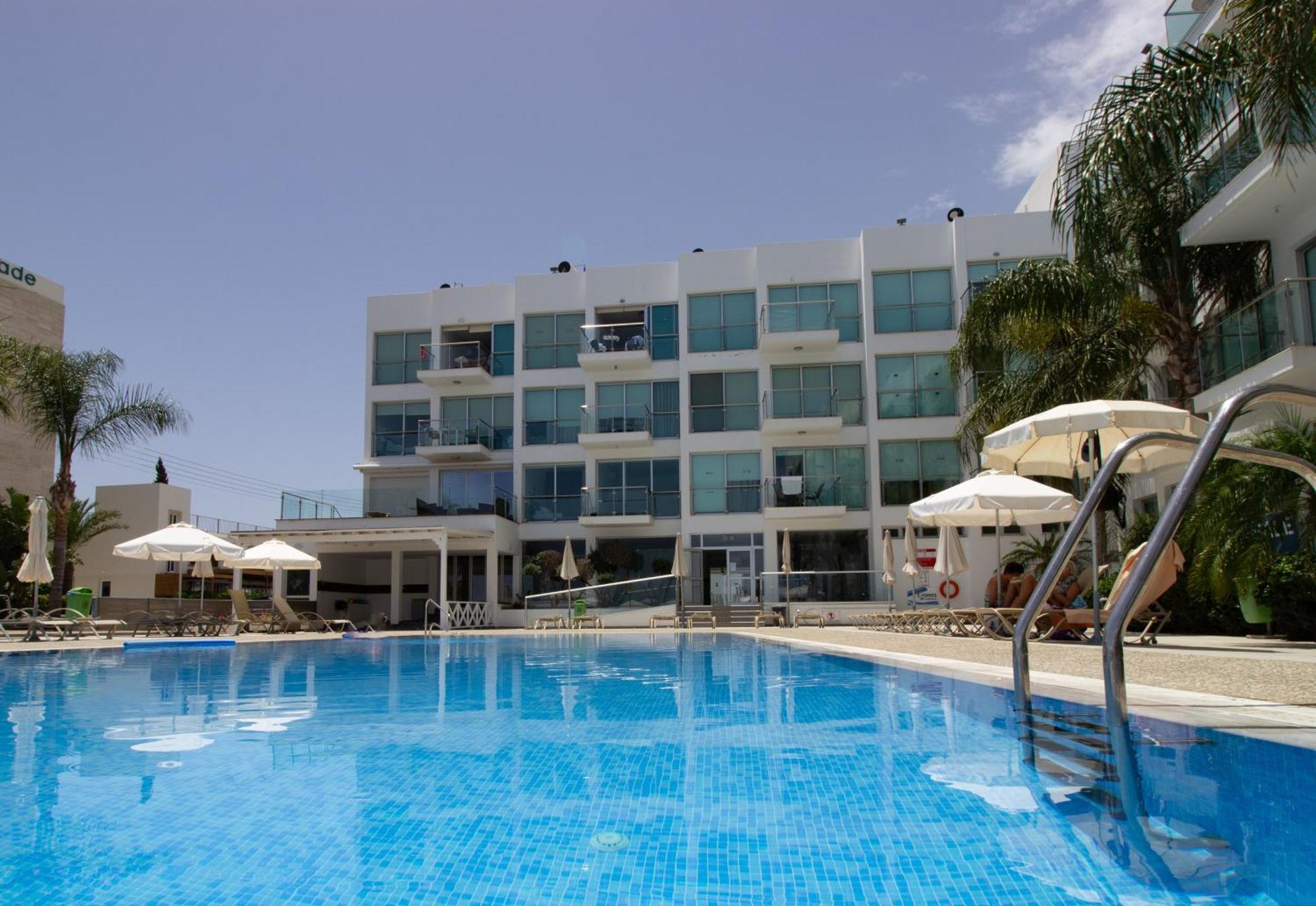 Seafront Stylish Apt, Protaras