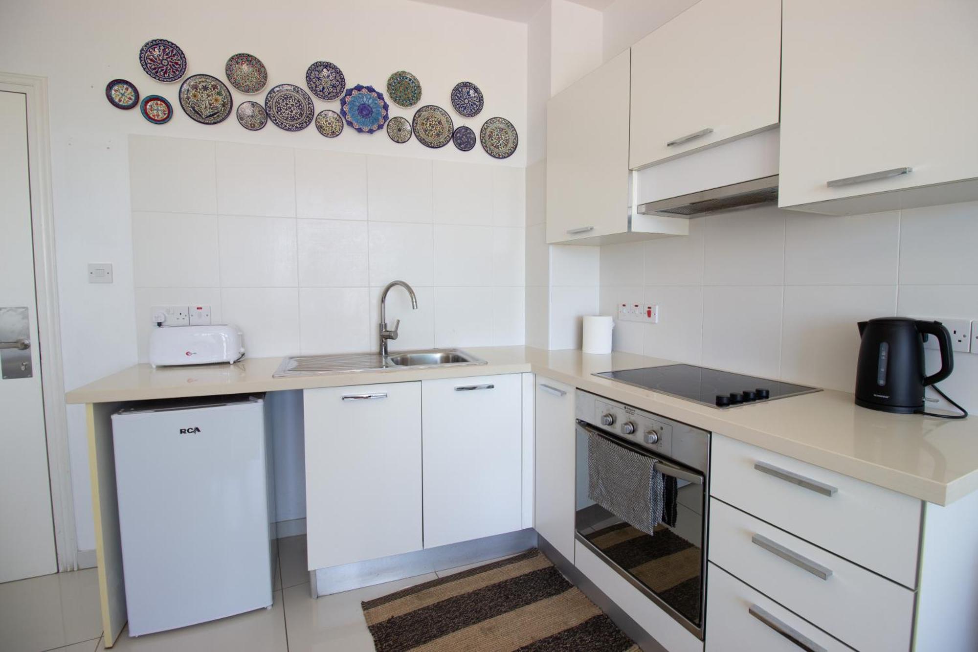 Seafront Stylish Apt,