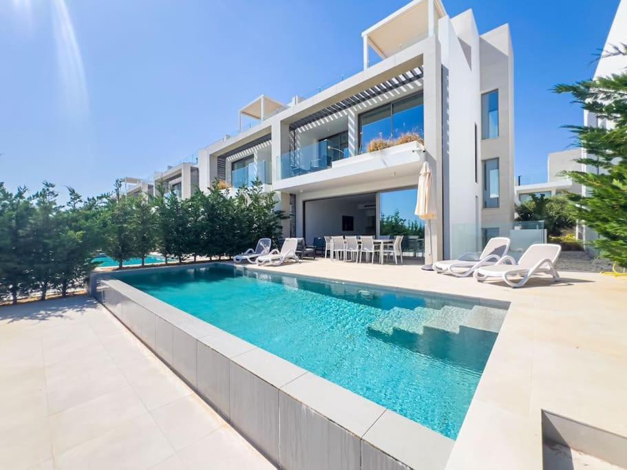 Azure Breeze - Roof Garden & Sea Views Villa Protaras