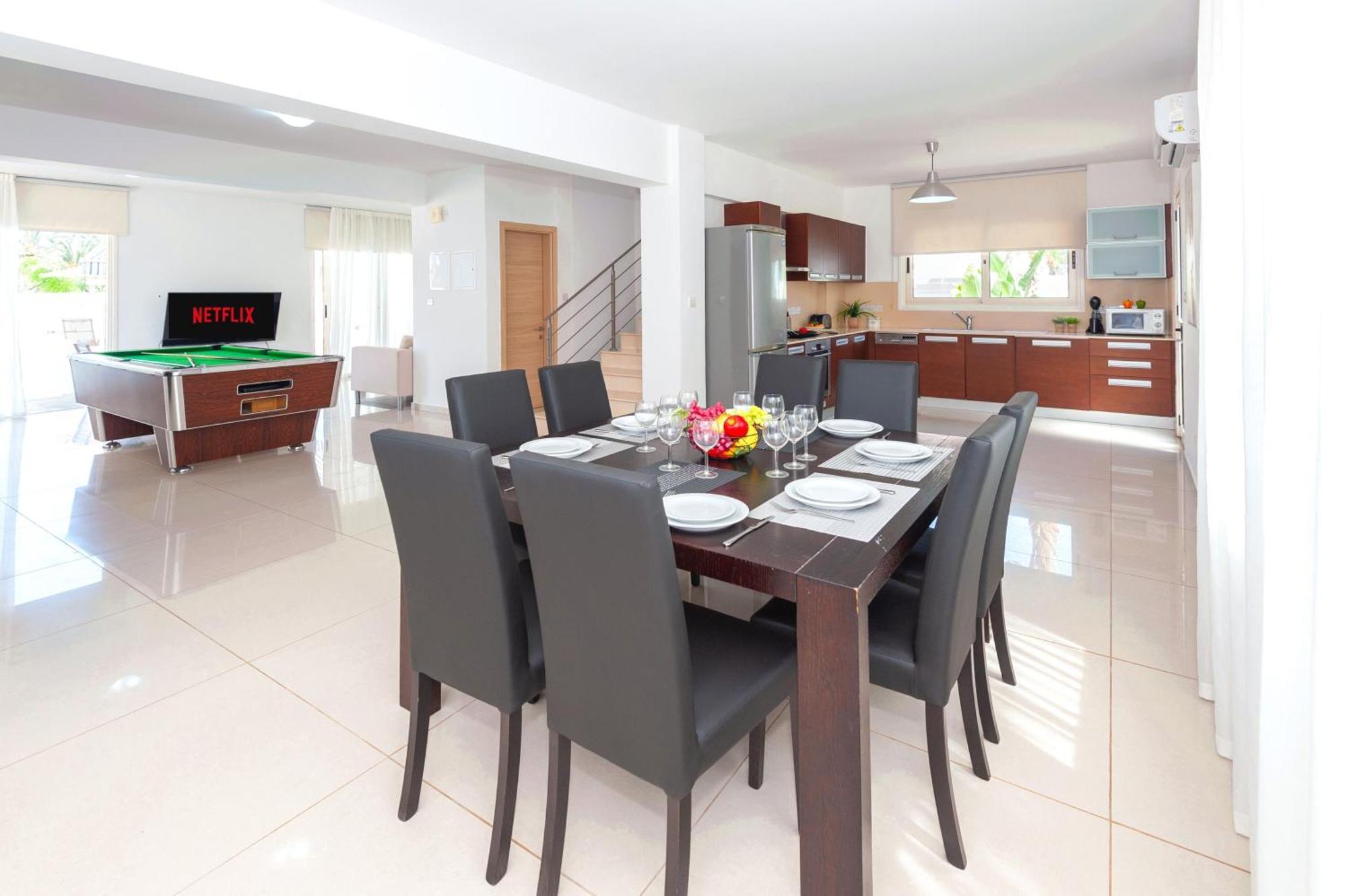 Holiday home Anemona - 100m From Pernera