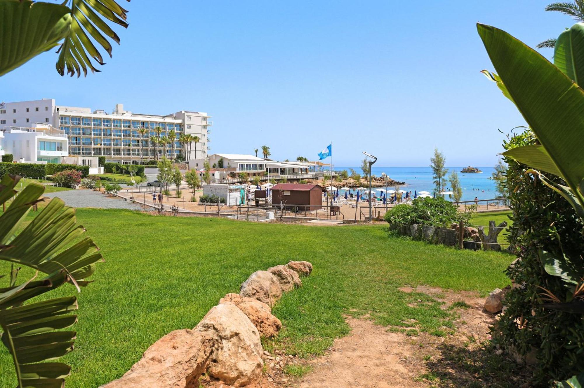 Anemona - 100m From Pernera Holiday home *