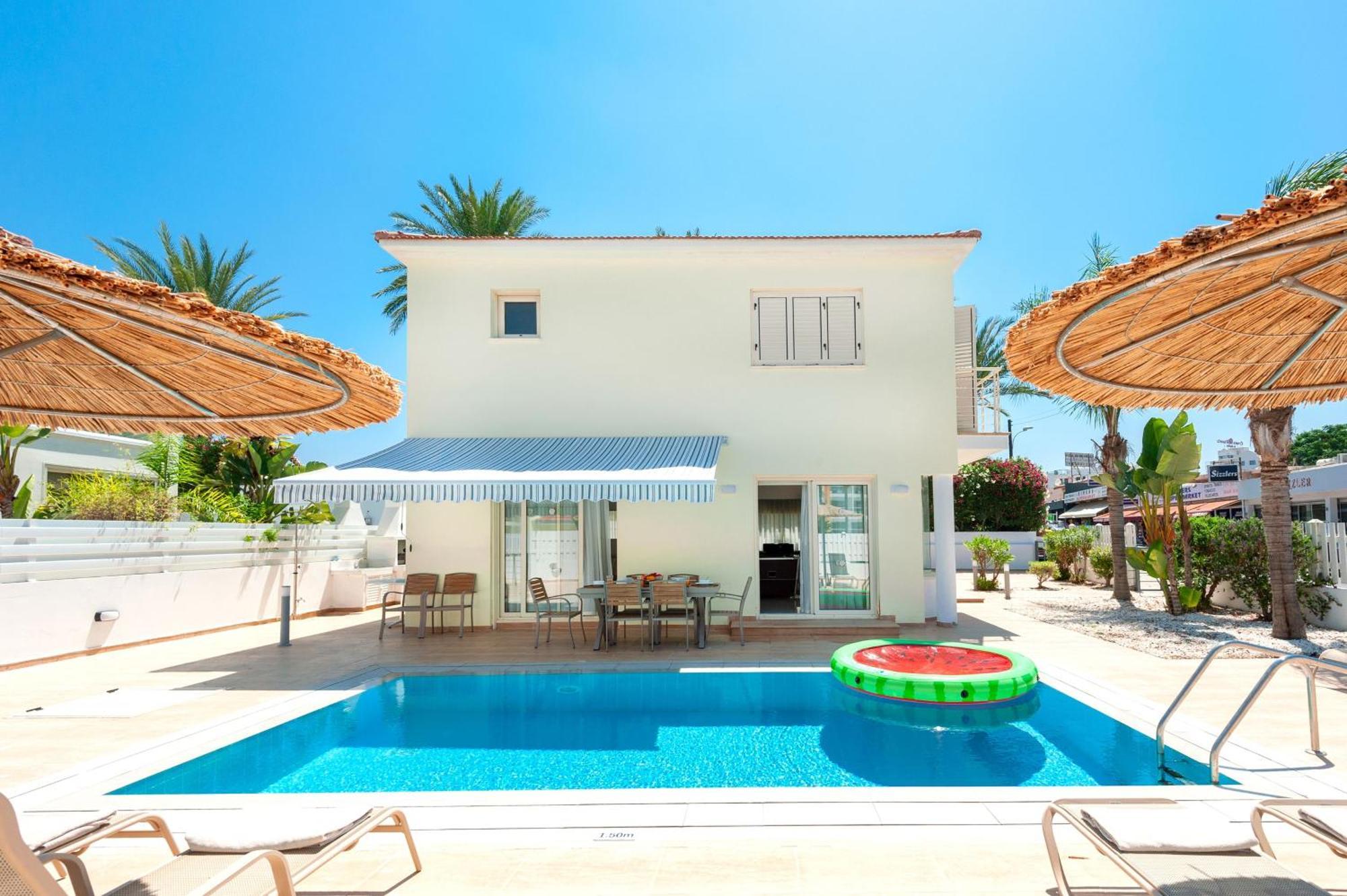 Holiday home Anemona - 100m From Pernera